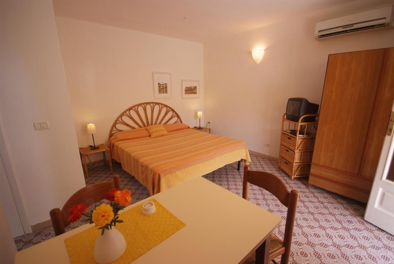 Residence Villa Morcone Capoliveri  Buitenkant foto