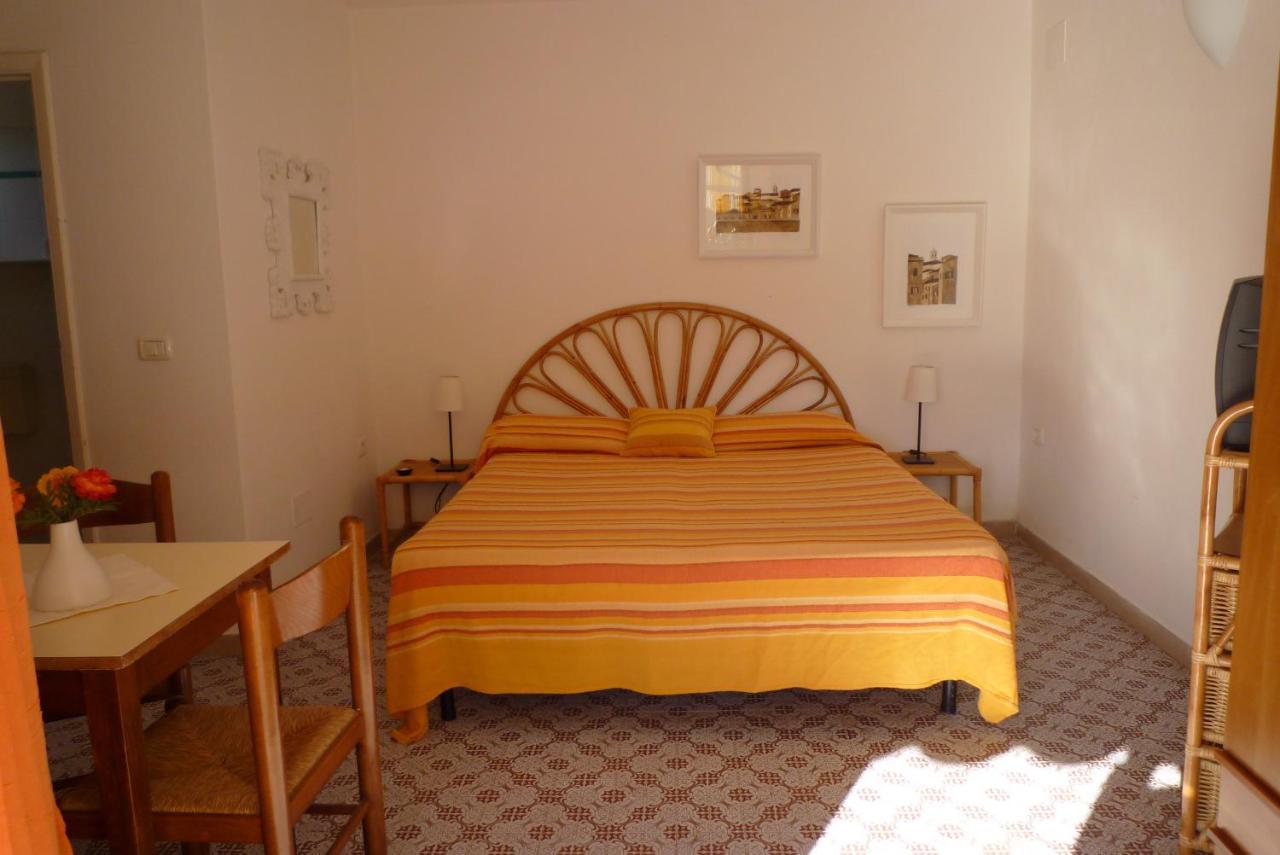 Residence Villa Morcone Capoliveri  Buitenkant foto